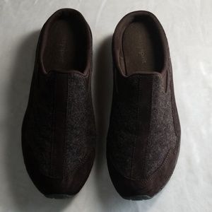 EUC Brown Easy Spirit Athletic Mules
